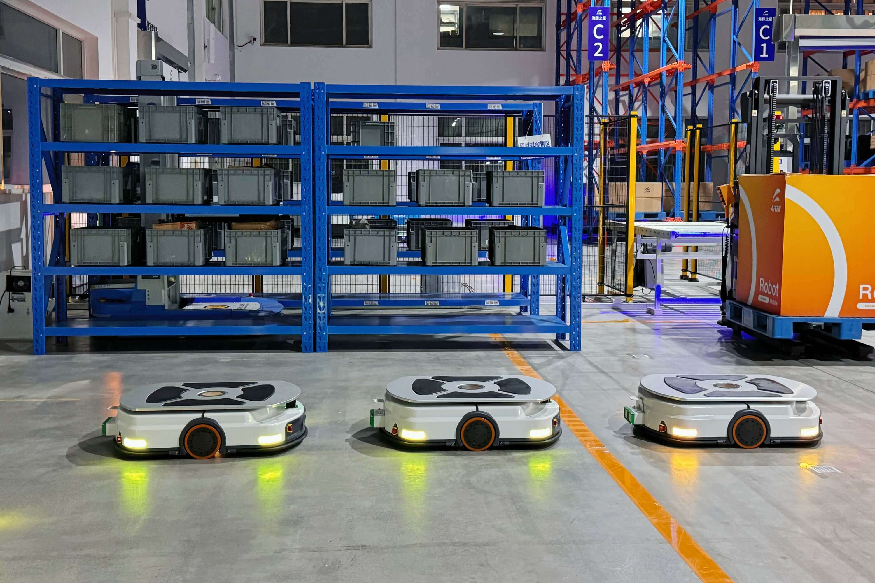 艾弗森ballbet.comAMR托盘搬运车：赋能仓库自动化托盘运输